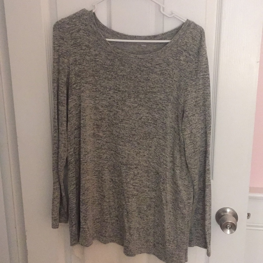 Cool back! Check it out! So cute!